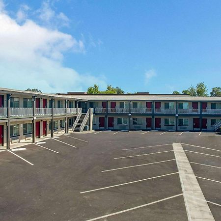 Econo Lodge Woodland Near I-5 Exterior photo