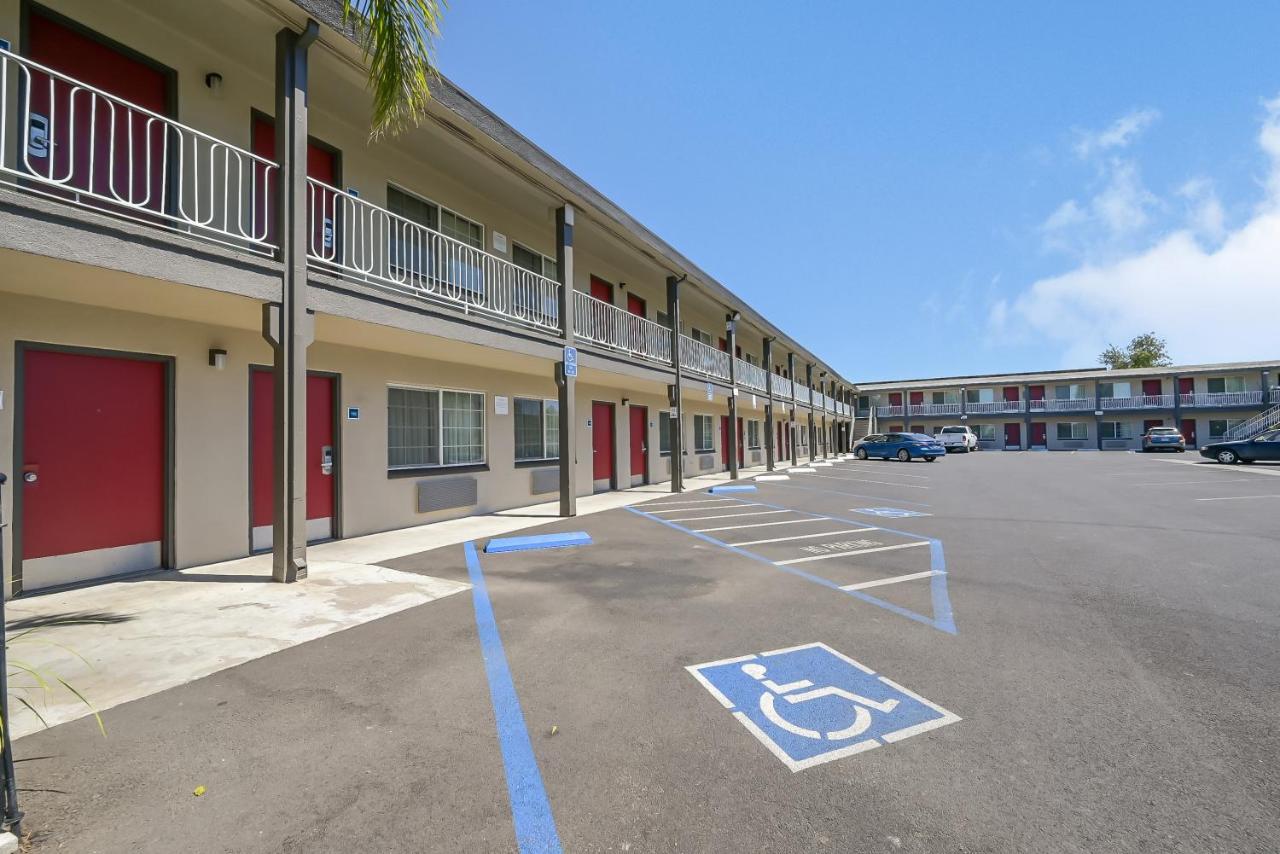 Econo Lodge Woodland Near I-5 Exterior photo