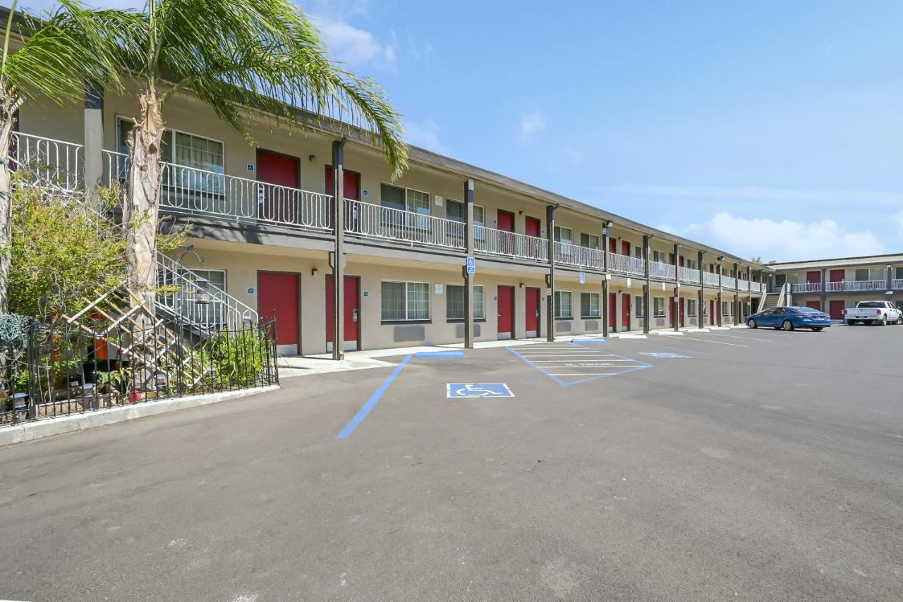 Econo Lodge Woodland Near I-5 Exterior photo