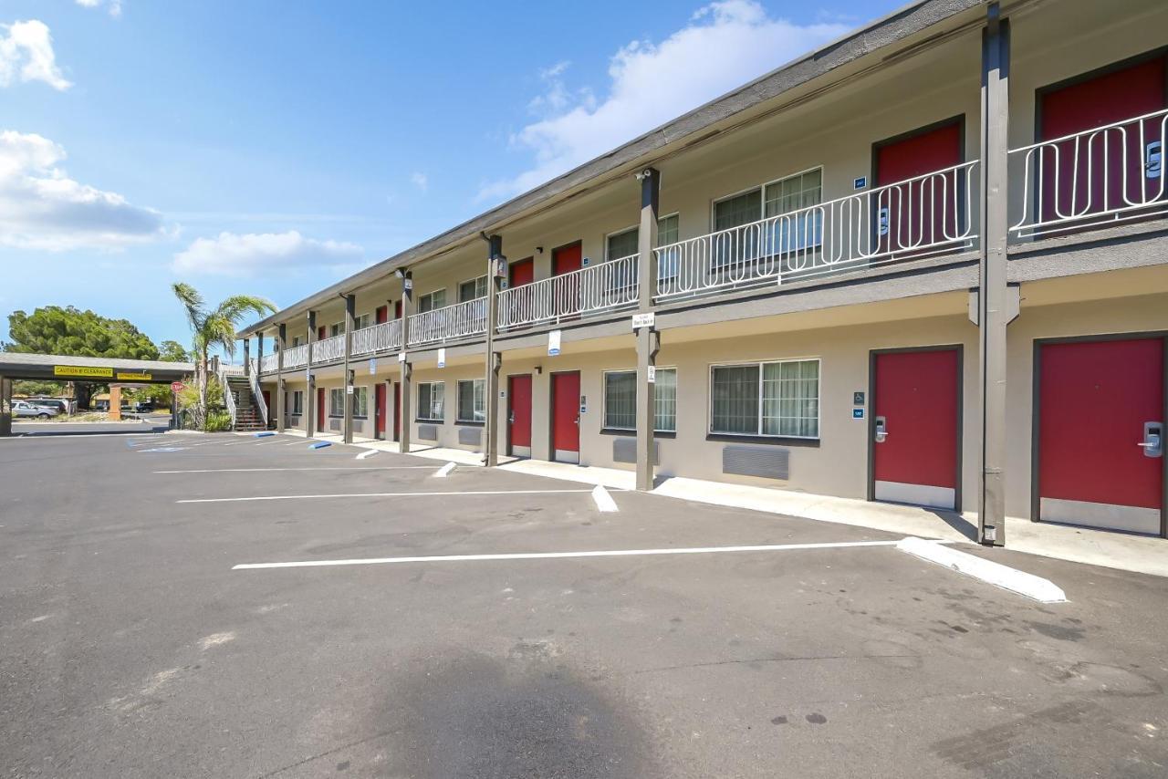 Econo Lodge Woodland Near I-5 Exterior photo