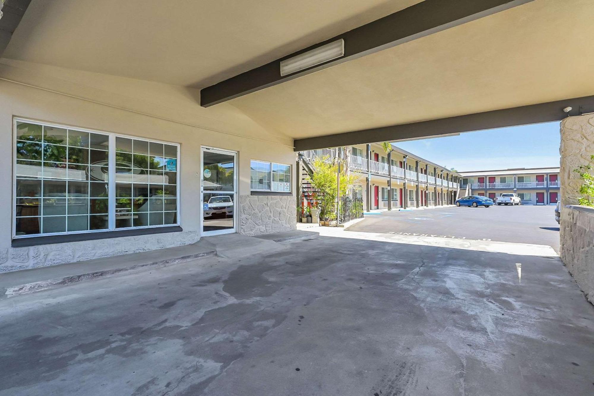 Econo Lodge Woodland Near I-5 Exterior photo