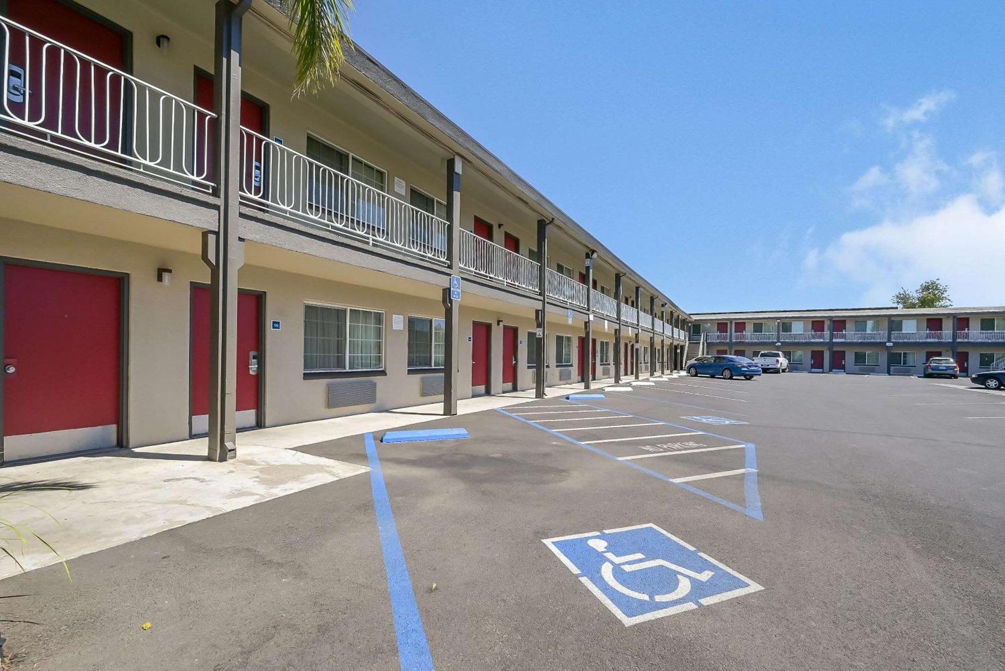 Econo Lodge Woodland Near I-5 Exterior photo