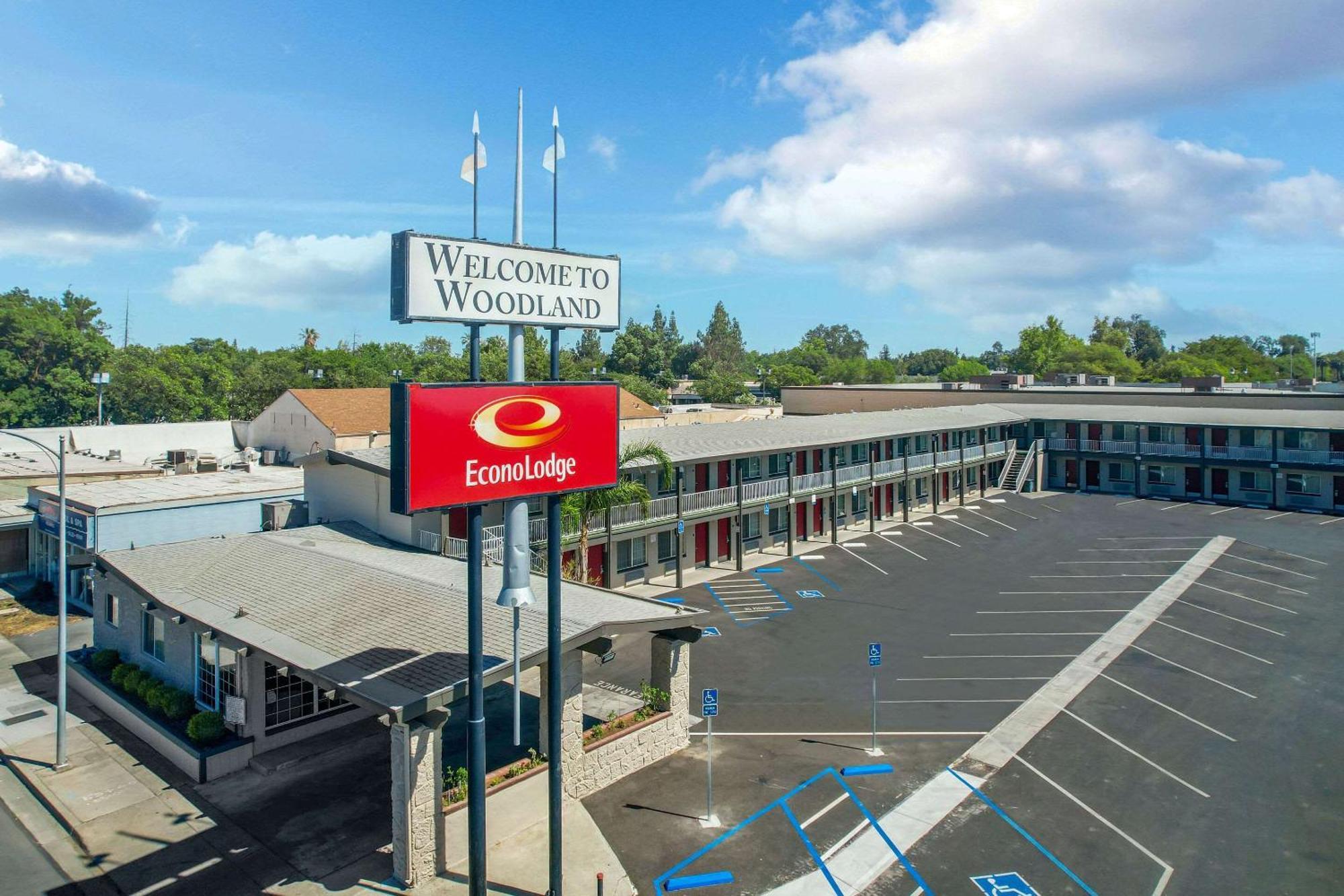 Econo Lodge Woodland Near I-5 Exterior photo